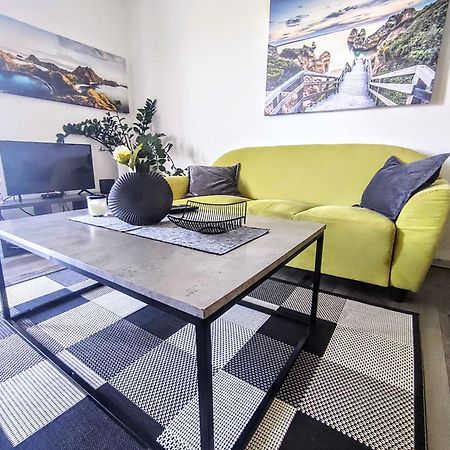 Comfort Apartment For 6 & Loggia & Free Parking Zsolna Kültér fotó