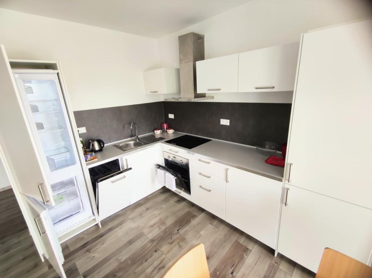 Comfort Apartment For 6 & Loggia & Free Parking Zsolna Kültér fotó