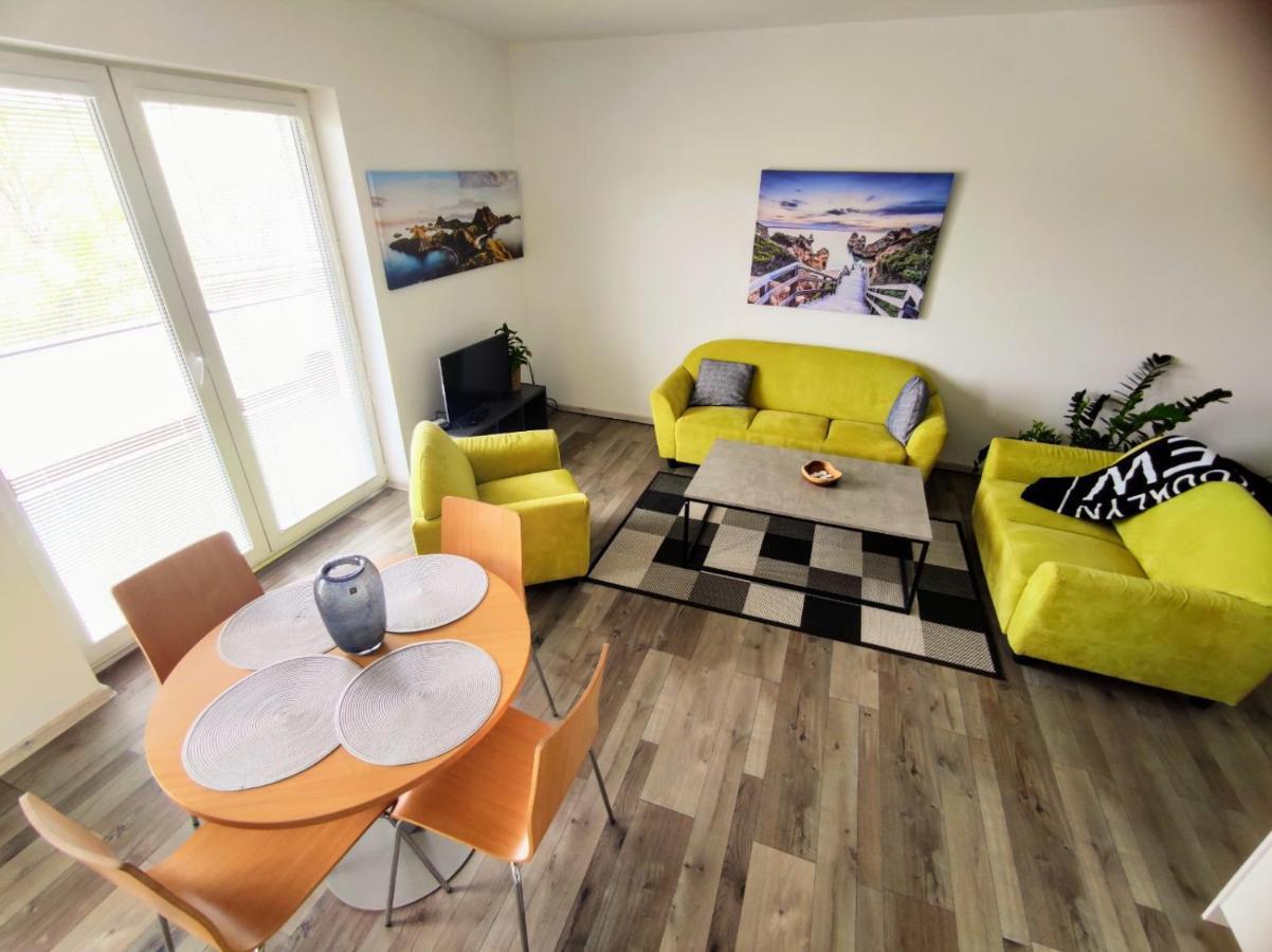 Comfort Apartment For 6 & Loggia & Free Parking Zsolna Kültér fotó